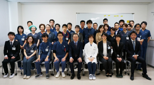 スタッフ集合写真2018年