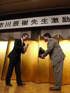 市川辰樹先生が2014年6月より、当院から長崎みなとメディカルセンター消化器内科へ異動しました。④