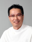 講師	小出優史