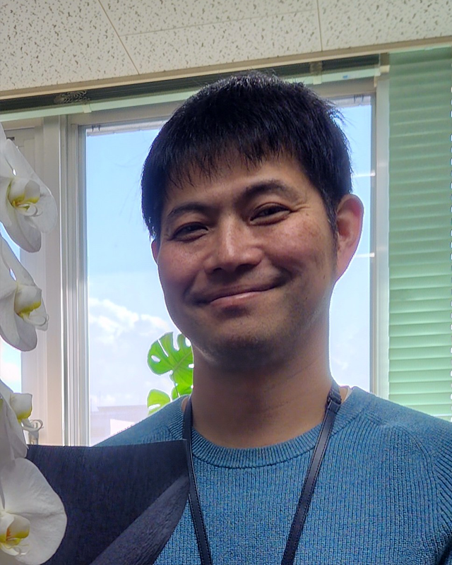 教授：中垣岳大