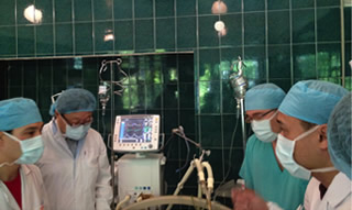 シズガノフ国立外科科学センターでの生体間肝移植成功